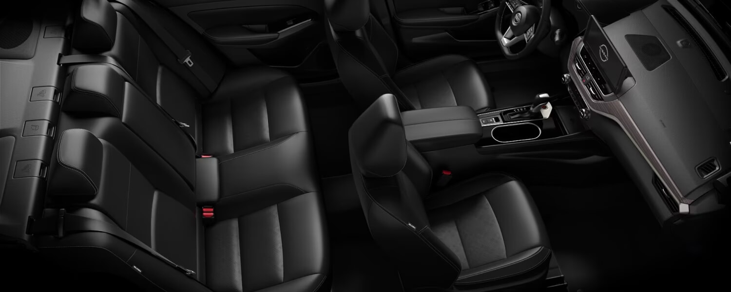 Habitacle spacieux et confortable de la Nissan Altima 2025.
