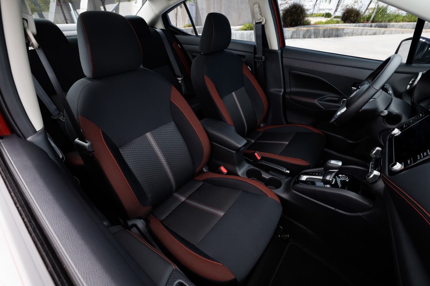 Les sièges « zéro gravité » de la Nissan Versa 2024.