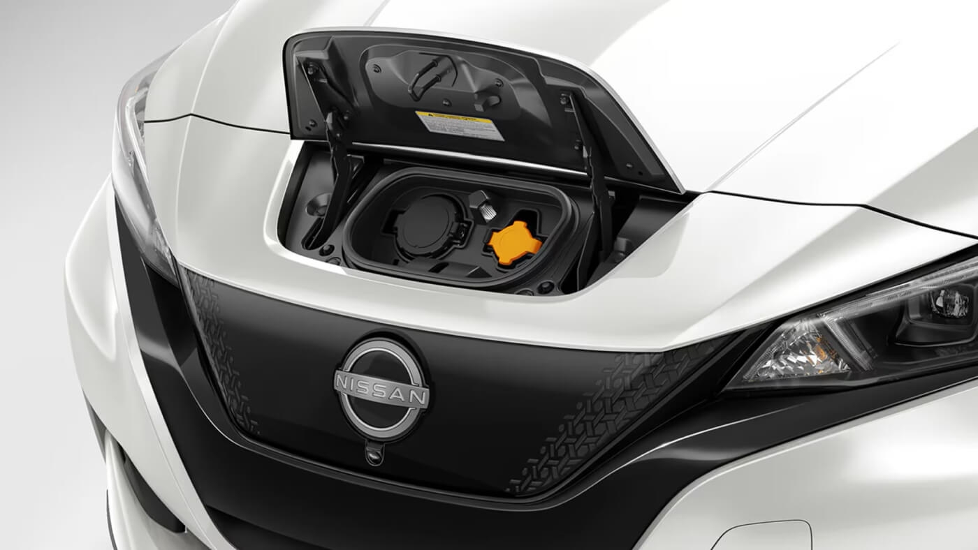 Port de recharge de la Nissan Leaf 2025.