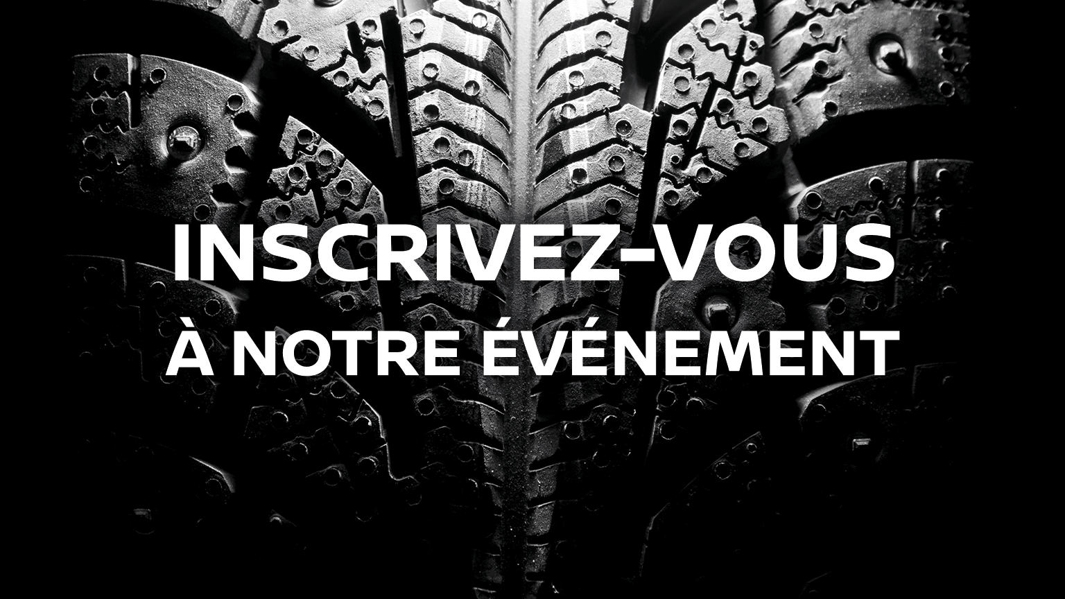 Pneus d'hiver sur fond noir